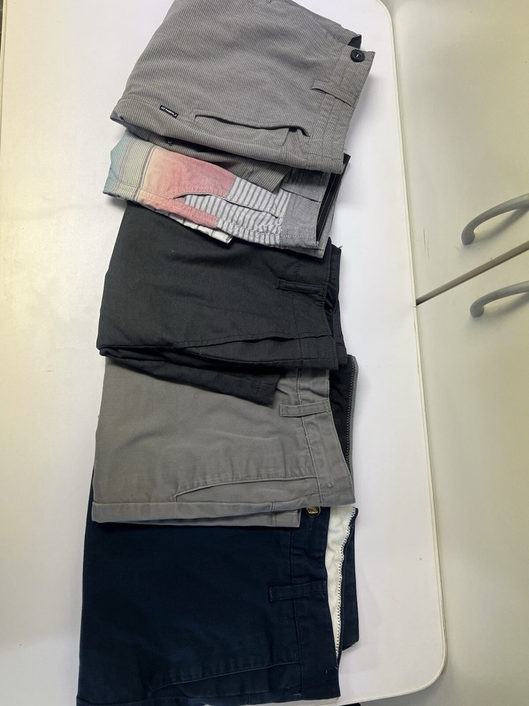 Surf Brands Shorts Lot Volcom, O’neill, Valor Size 28 And 30