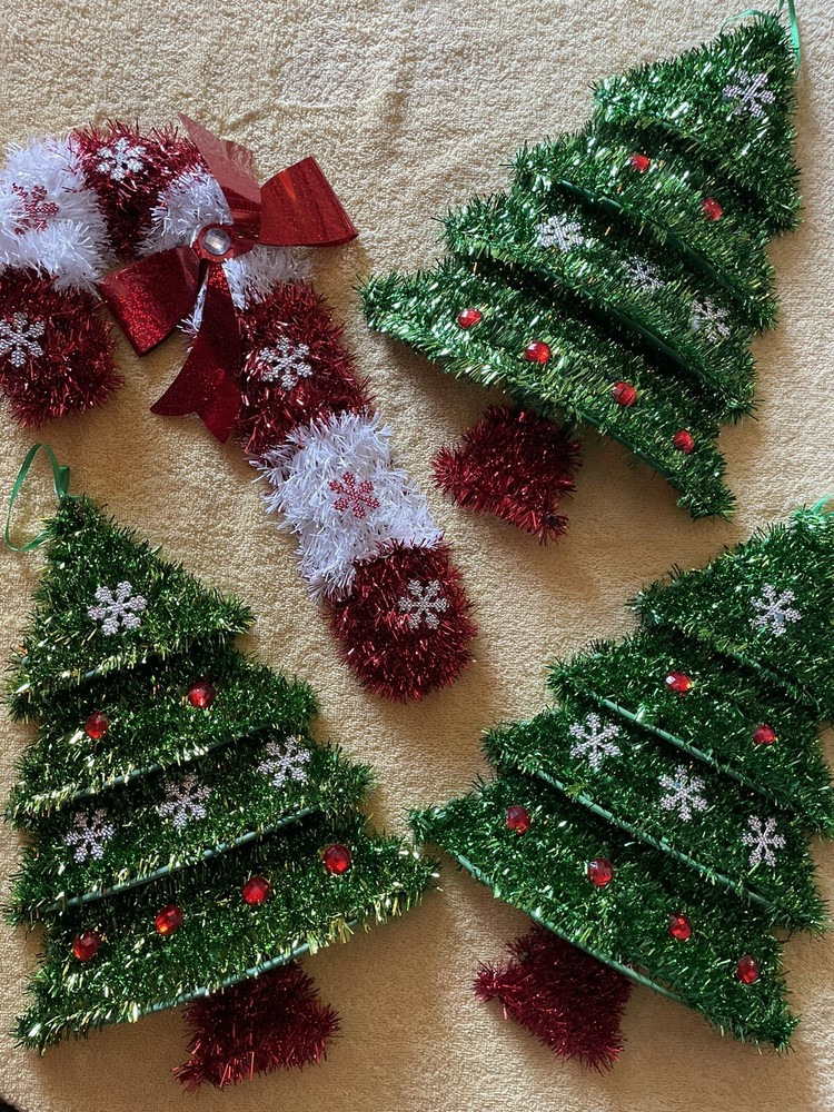 4-Piece Plastic Christmas Tree and Candy Cane Wall Decor Set