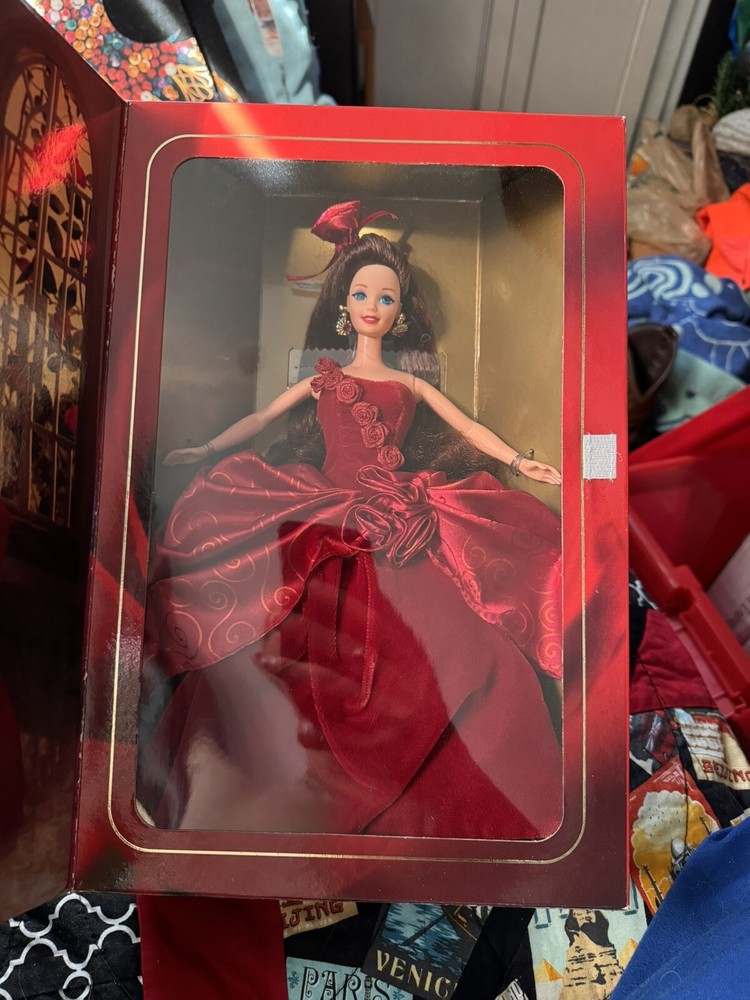 1996 Vintage Radiant Rose Barbie Doll Limited Edition Society Style Collection 15140