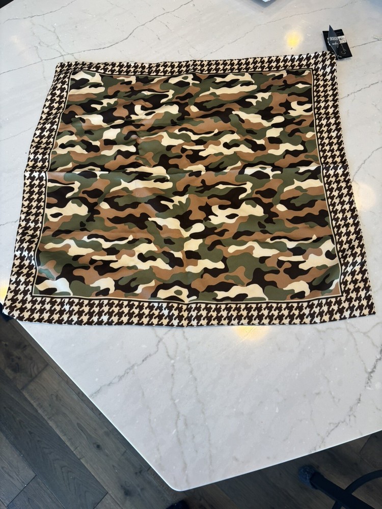 Cejon Camo Houndstooth Print Neckerchief NWT Stunning Design
