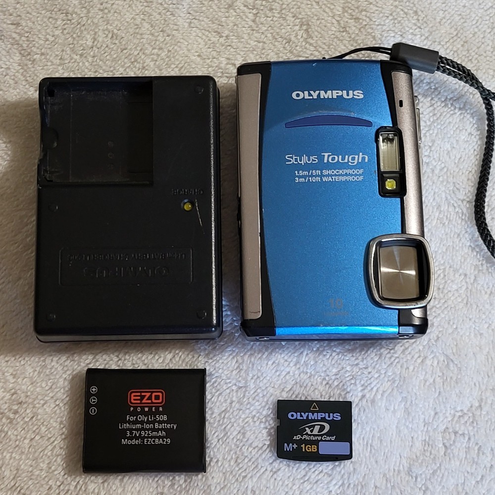 Olympus Stylus Tough 6000 Waterproof Camera Kit with Battery Charger and Memory Card