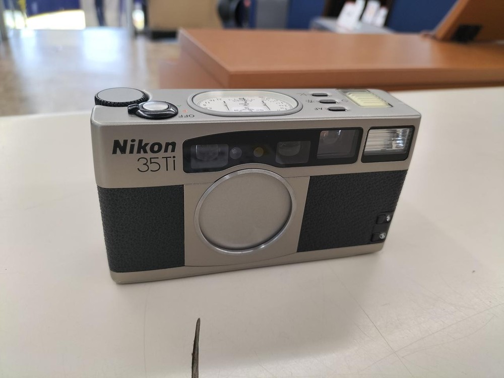NIKON 35TI 35mm Film Camera CMOS Ti Body with Bag & Strap No Customs Fees US