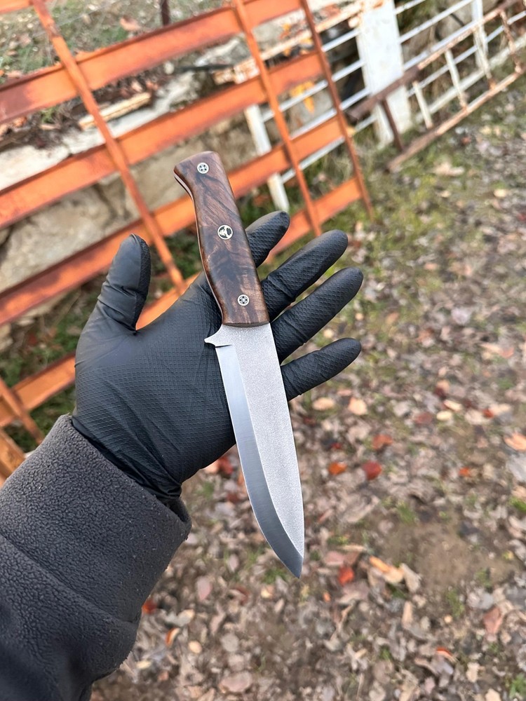 Handmade Bushcraft Knife: Scandi Grind, N690 Stainless Steel, Walnut Wood Handle