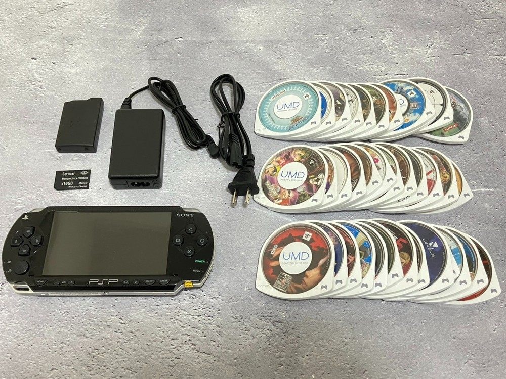 Sony PSP 1000 console Black  battery charger memory stick / random 3 games
