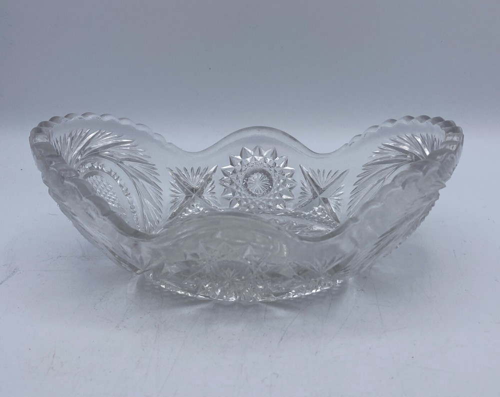 United States Glass Co Marlboro Heart Plume Pattern Relish Dish