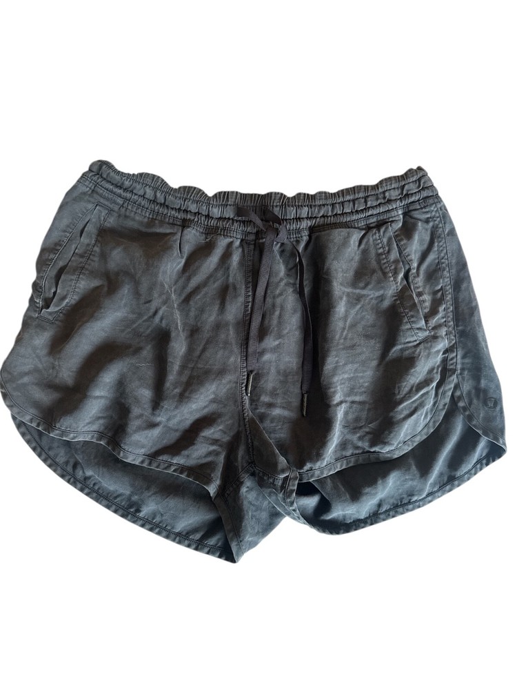 Lulmon Varsity Shorts Black Swift Fabric Hiking Walking Size 8 with Pockets and Tie Waist