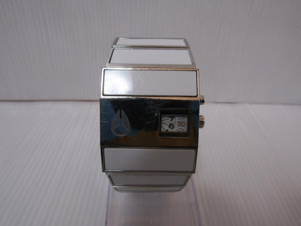 Nixon T0311 Lotolog Mens Watch with Date Function