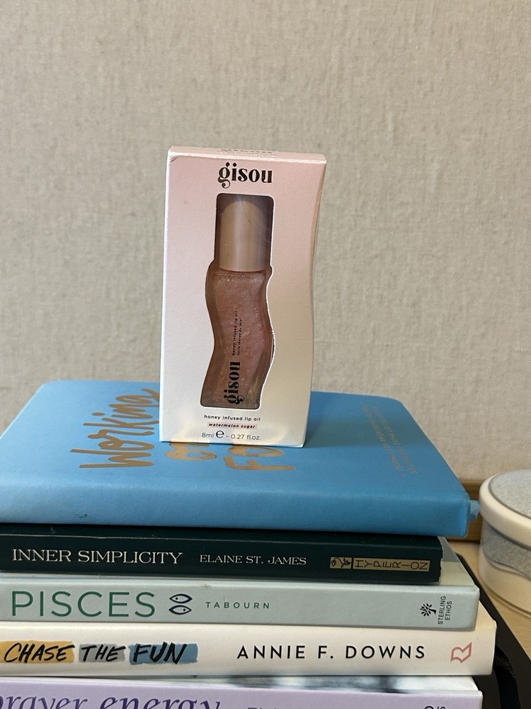 Gisou Honey Infused Hydrating Lip Oil ~ WATERMELON SUGAR ~