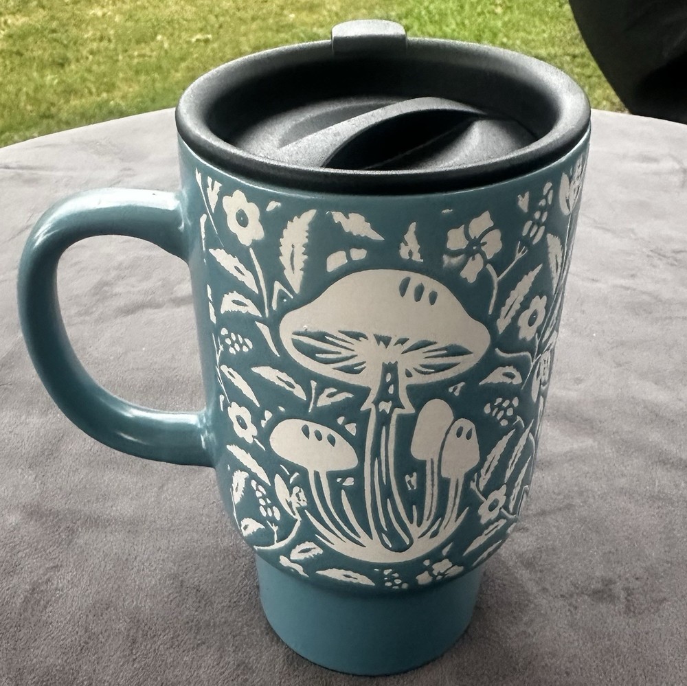 Boston Warehouse 18oz Blue White Tumbler Travel Mug with Lid