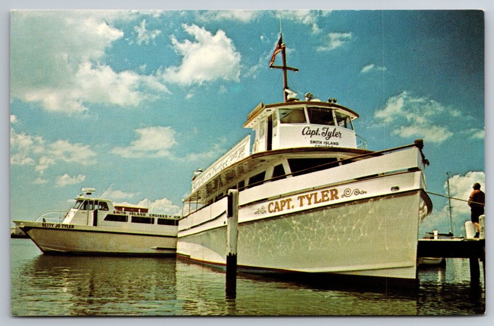 Vintage postcard of Cruise Ship Capt Tyler Smith at Somers Cove Marina Crisfield MD