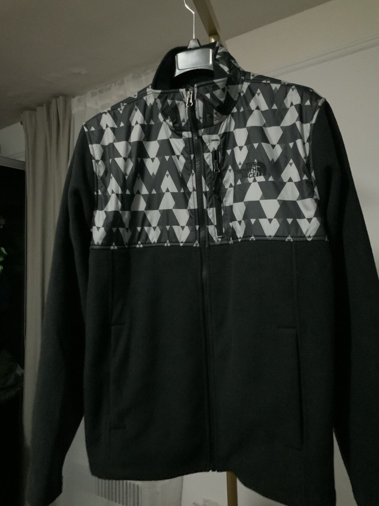 The north Face Men’s Jacket Size M