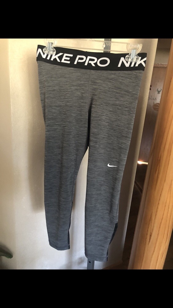 Womens Nike Pro Drifit Cropped Leggings size M EUC