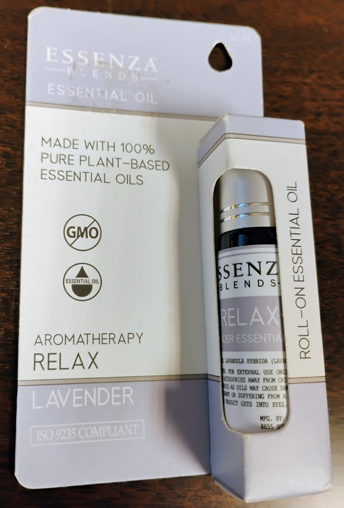 Essenza Blends Relaxing Lavender Roll-On Essential Oil for Aromatherapy