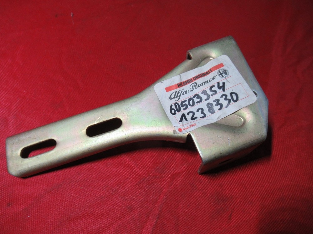 Original Alfa Romeo 33 ED.88 Post SX 60503354 Shock absorber Rod Holder