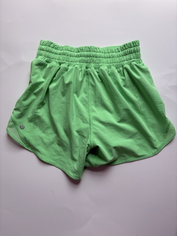 Lululemon Hotty Hot High Rise Shorts Size 2 in Green