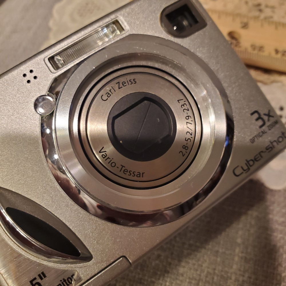 Sony, Carl Zeiss, Cyber shot, 3x optical zoom camera