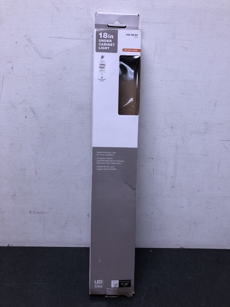 Private brand UCL036S-UL Plug-In 18 in. White Integrated LED Under Cabinet Light