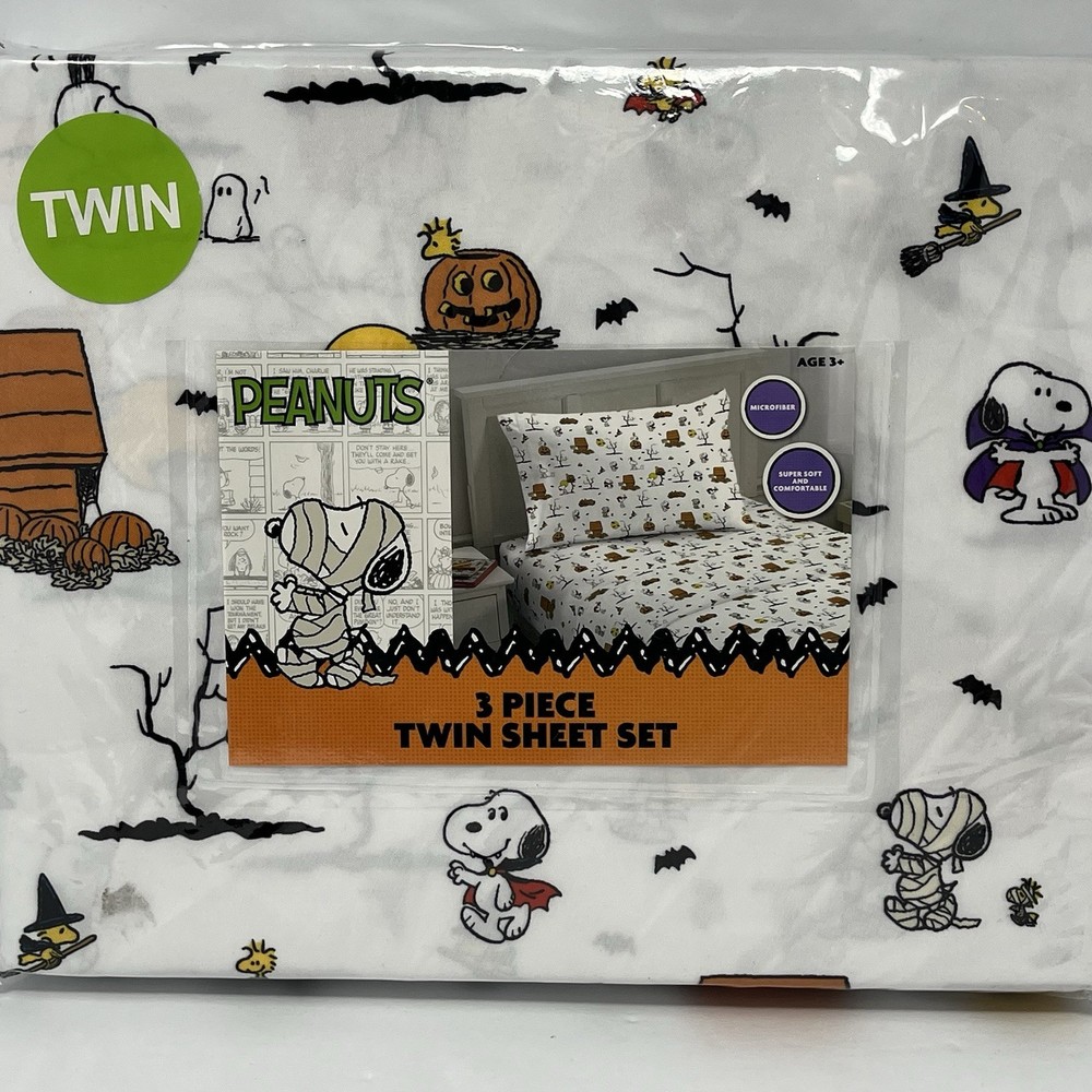 PEANUTS Snoopy TWIN SHEETS SET Halloween Dracula Pumpkins Doghouse Mummy NEW