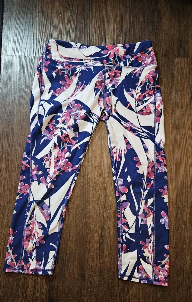 Fabletics Capri Leggings small Floral