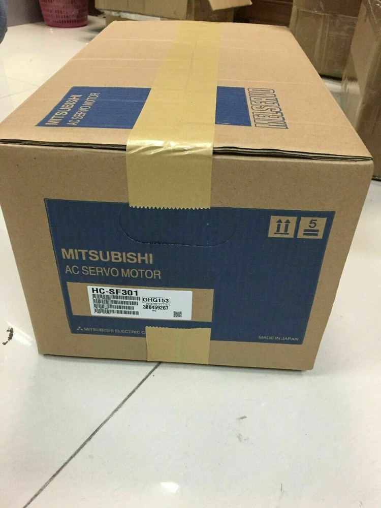 1PC New IN BOX Mitsubishi AC servo motor HC-SF301 HC-SF301 FAST SHIP