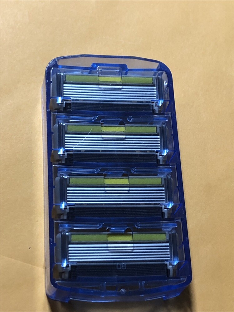 4 Dollar Shave Club Razors 