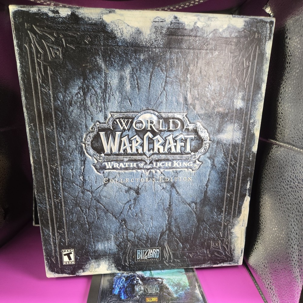 World of Warcraft:Wrath of the Lich King - Game dvd and soundtrack, good shape