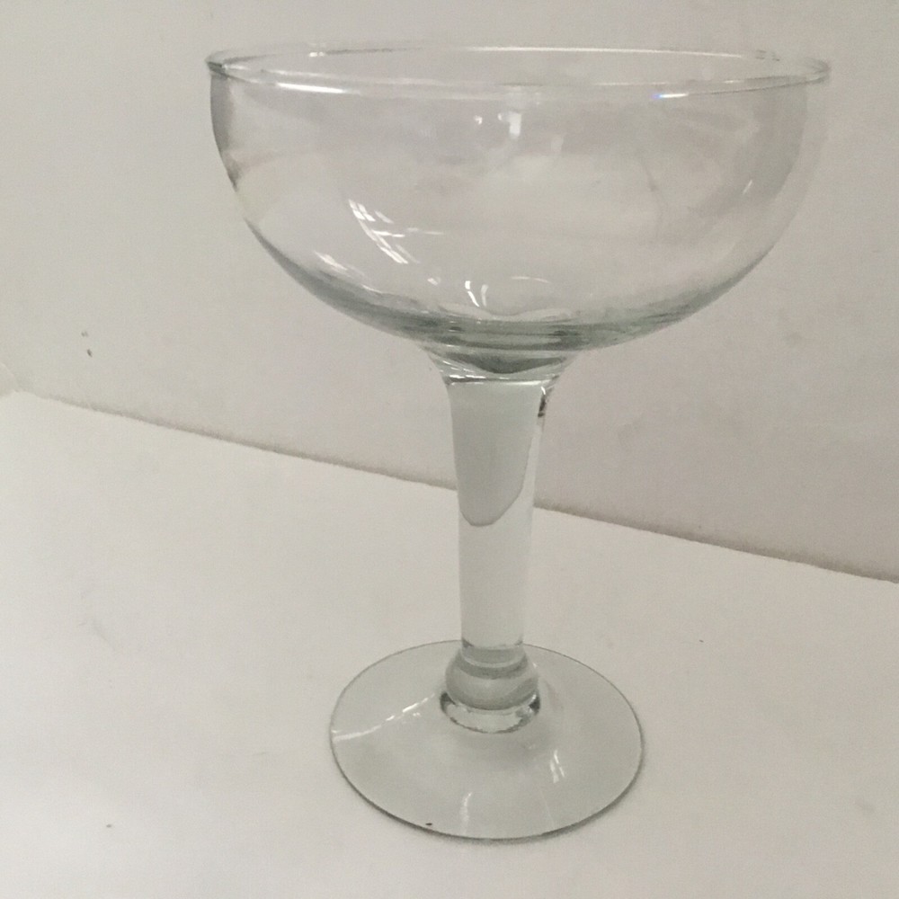 Elegant Oversized Champagne Flute for Celebrations