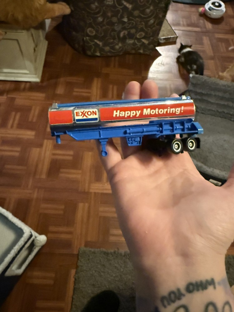 Tyco US 1 Electric Trucking Exxon Tanker Freight Trailer HO Scale Happy Motoring