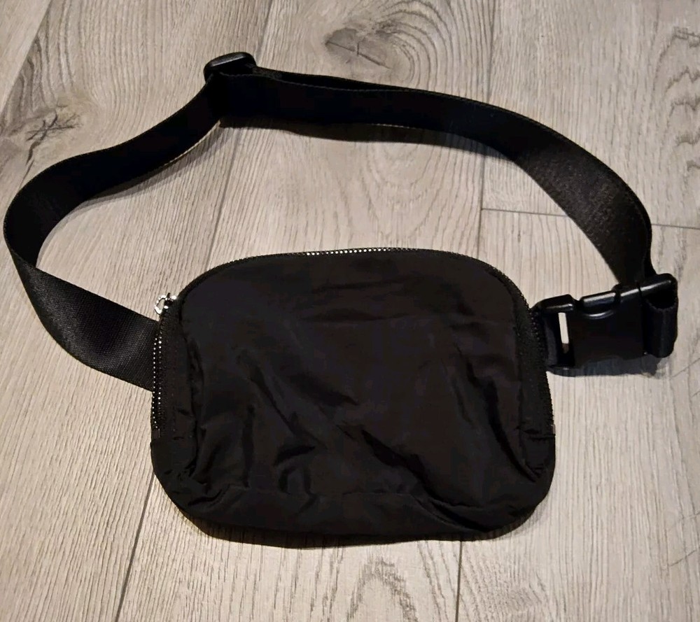 Adodos Black Womens Fanny Pack Waist Bag Fashionable & Functional  