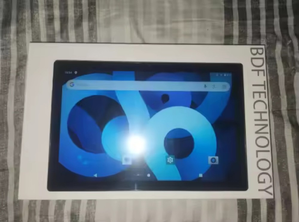 laptop works perfectly black make sure contact before purchase