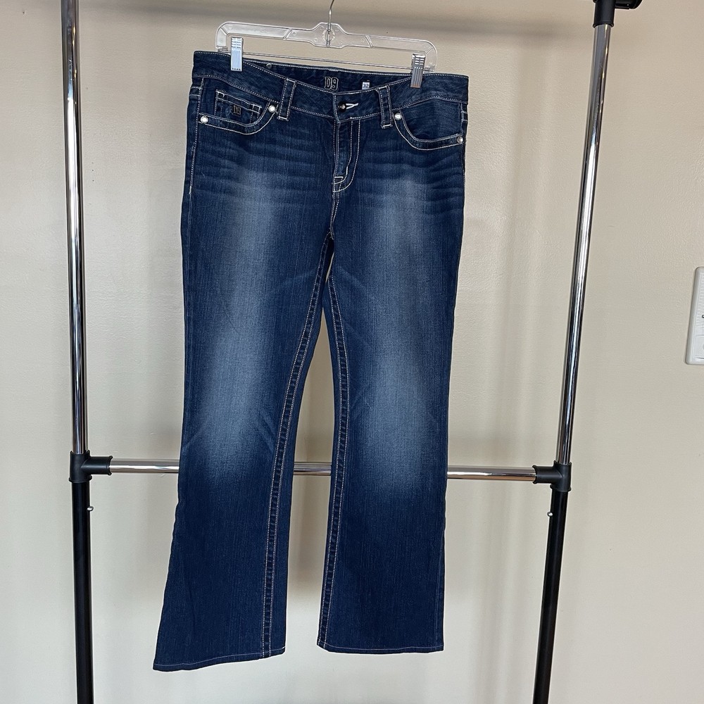 D9 Womens Sz 32 Blue Embroidered Rae Studs Cropped Denim with Bold Stitching