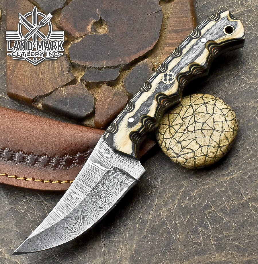 BEAUTIFUL CUSTOM MADE DAMASCUS HANDE MADE HUNTING SKINER KNIFE PAKKA WOOD HANDLE
