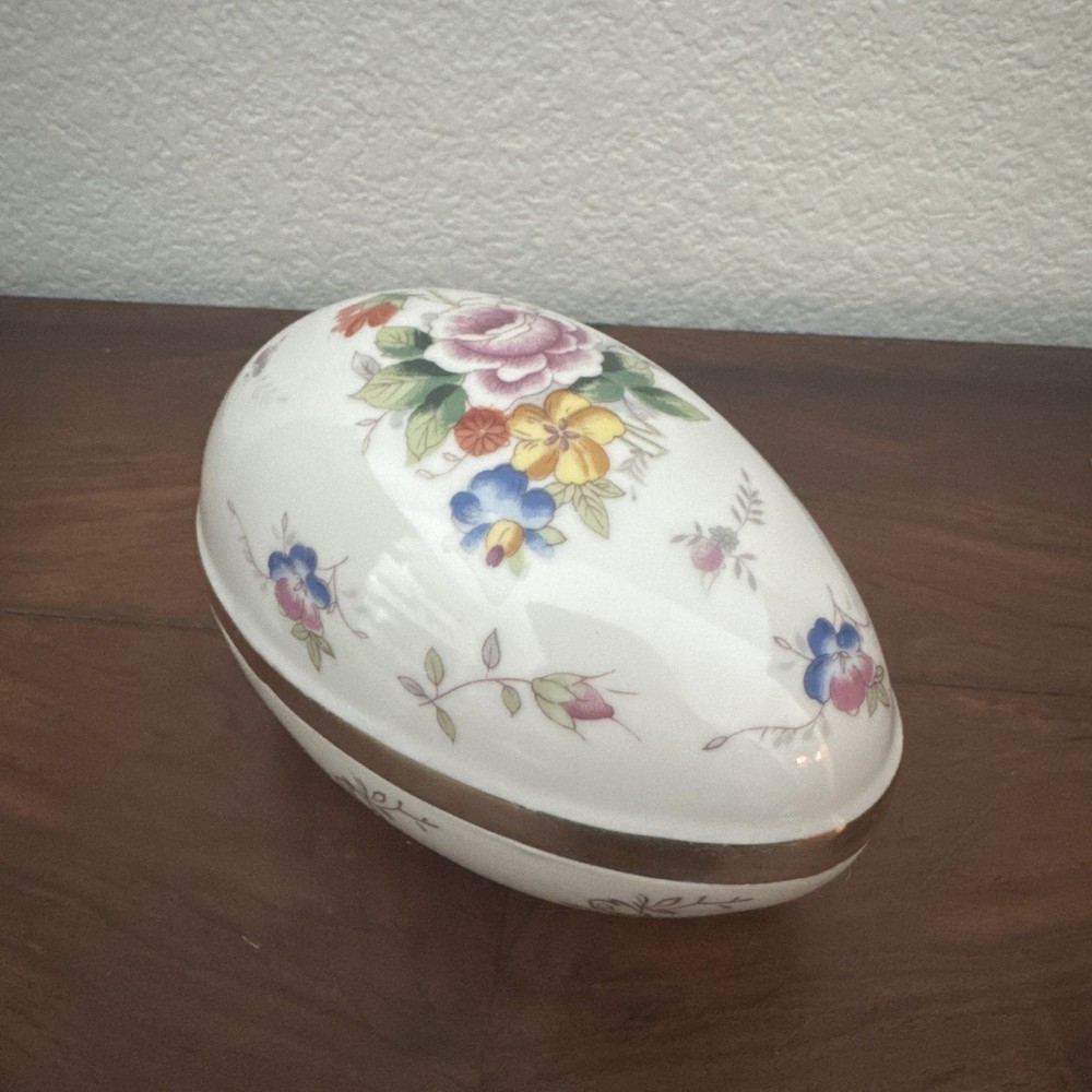 Vintage Floral Porcelain Egg Trinket Box – Hand-Painted Gold Trim Covered Dish