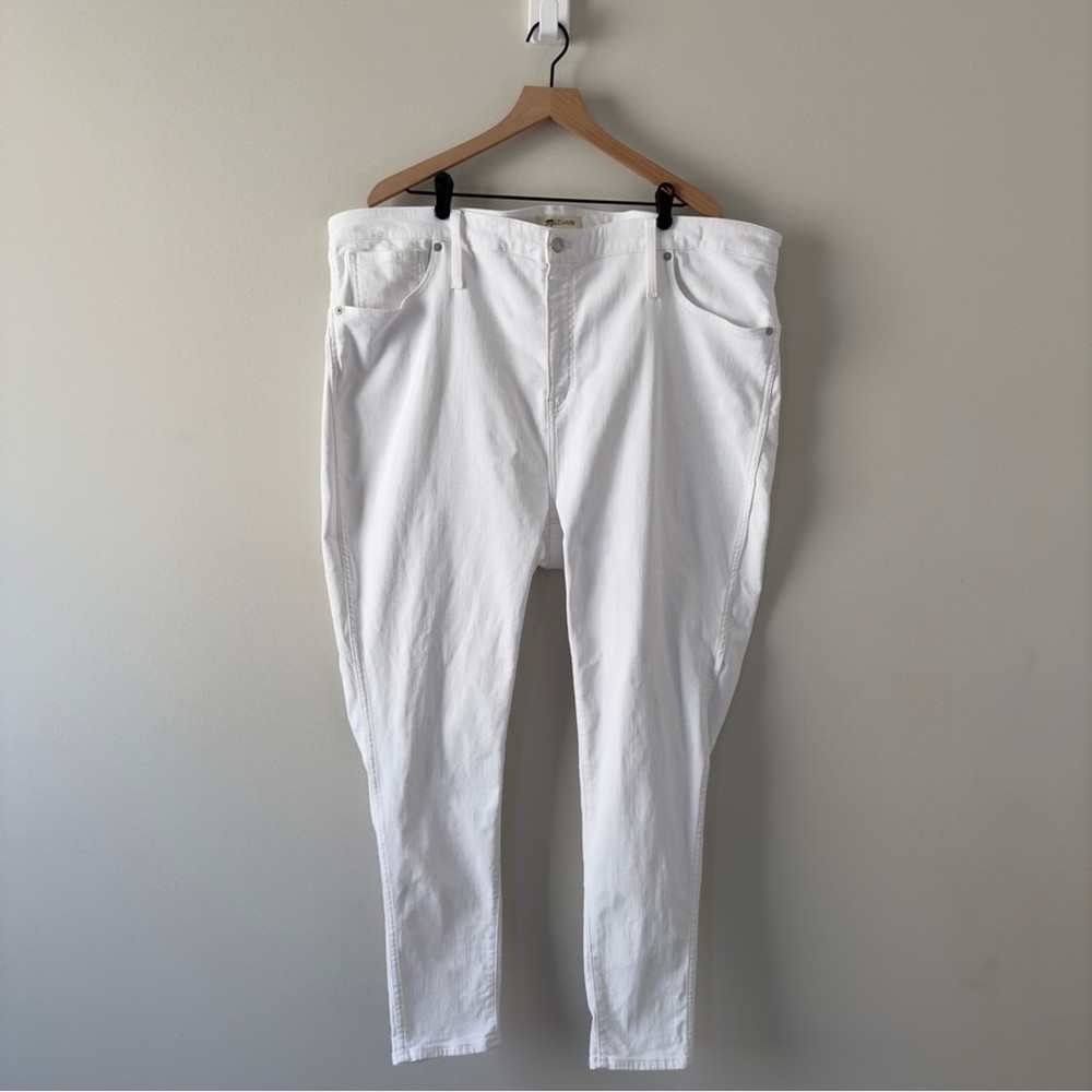 Madewell White High-Rise Skinny Jeans with Zip Button Pockets and Belt Loops