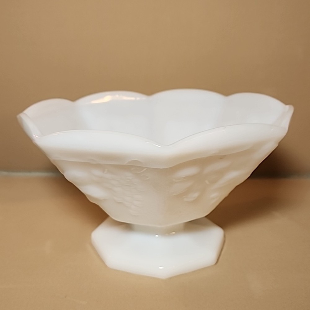 Vintage Indiana Colony Harvest Grape Milk Glass Pedestal Compote Bowl