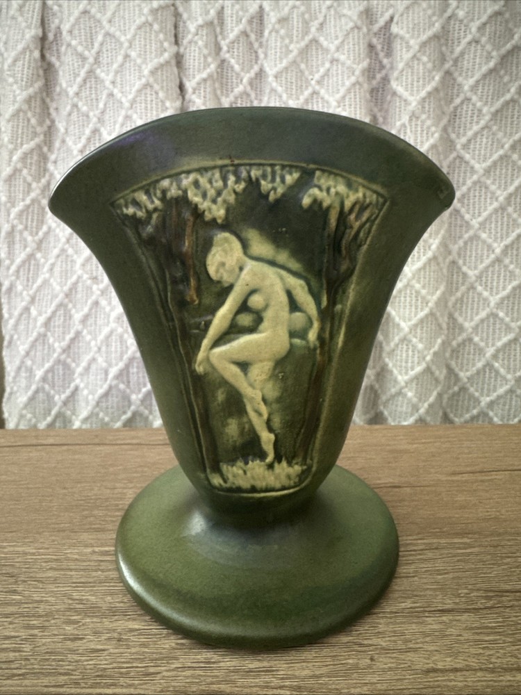 Roseville RoseCraft 1926 Nude Silhouette Green Fan Vase