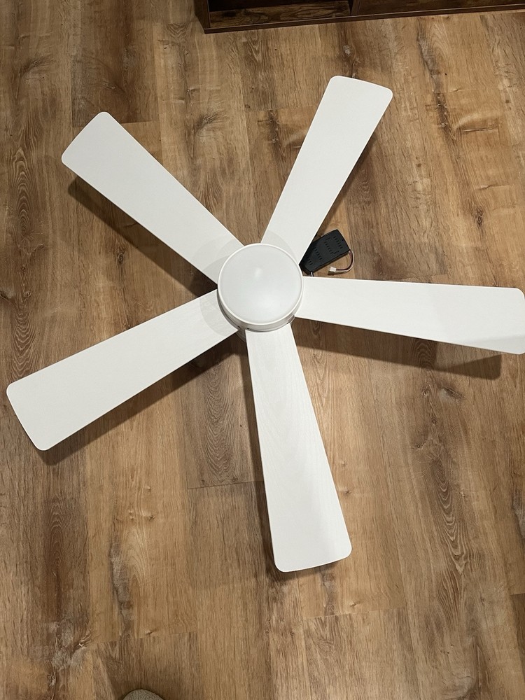 42-Inch Remote-Controlled Ceiling Fan With Integrated Light Fixture  