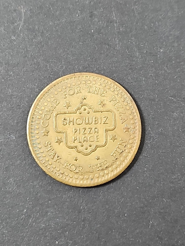 Vintage Showbiz Pizza Place Coin - Collectible Play Value Token