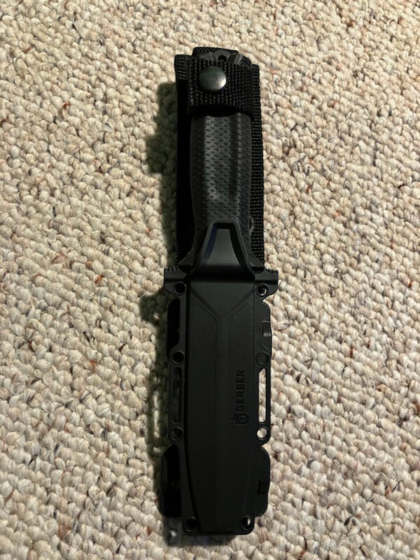 Gerber strongarm black serrated combat/utility knife