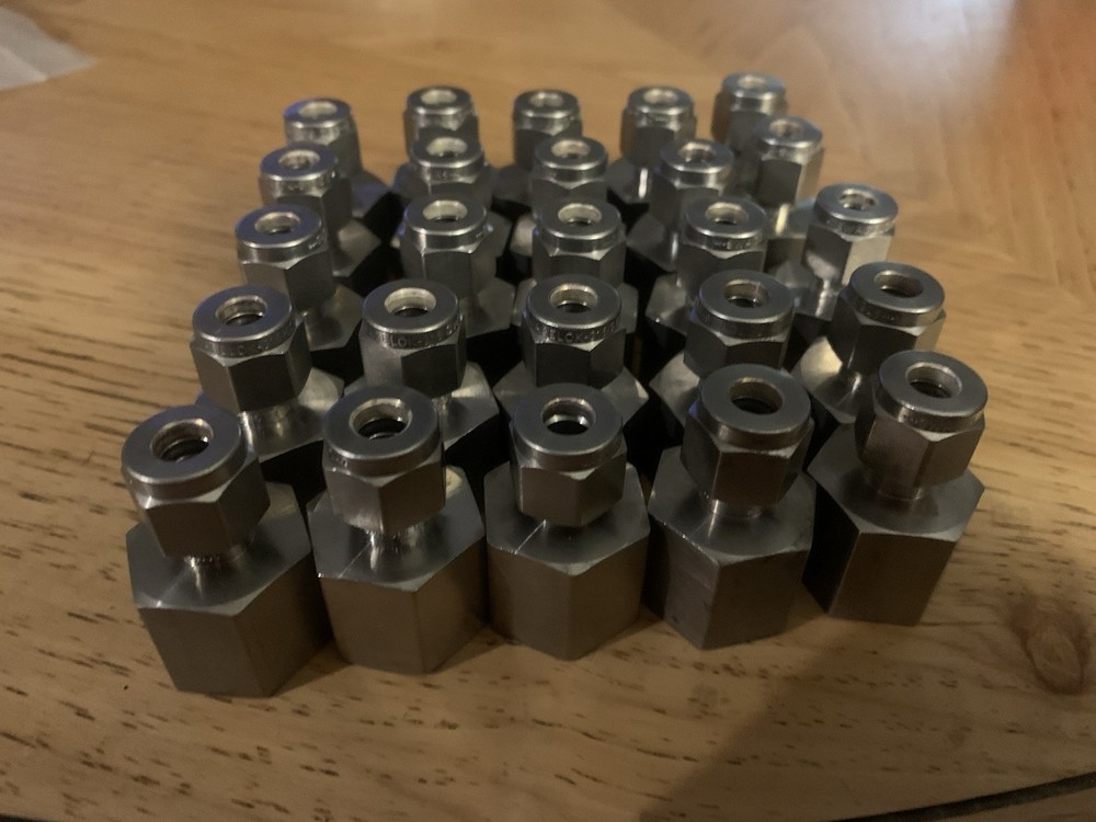 Lot of 25, Swagelok SS-400-7-6, Connector 1/4 in. Tube OD x 3/8 in. Female NPT.