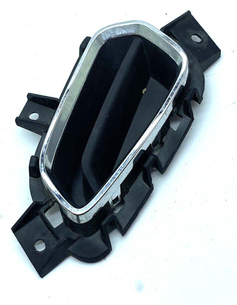 Volvo V40 Left Side Front Grille OEM 31407764