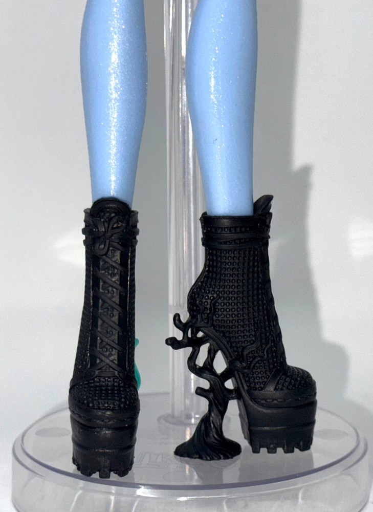 Monster High Wednesday Nevermore Academy Bianca Barclay Doll Outfit Shoes Boots