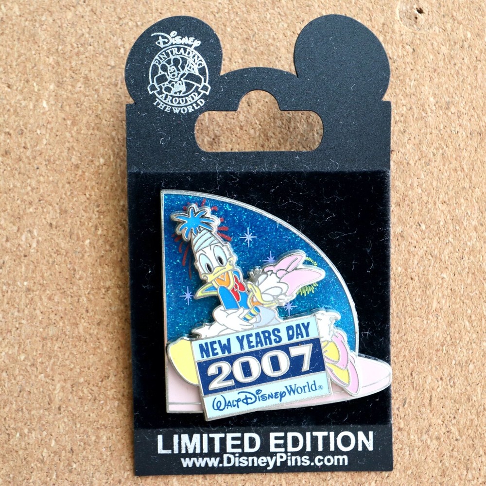 Disney New Years Day Donald & Daisy 2007 Pin Limited Edition 7500-image