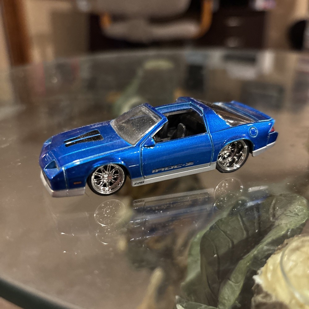 RARE 3rd Gen 1982-1992 Chevrolet Camaro 5.0L V8 IROC-Z Muscle Car 1/64 Scale Ltd