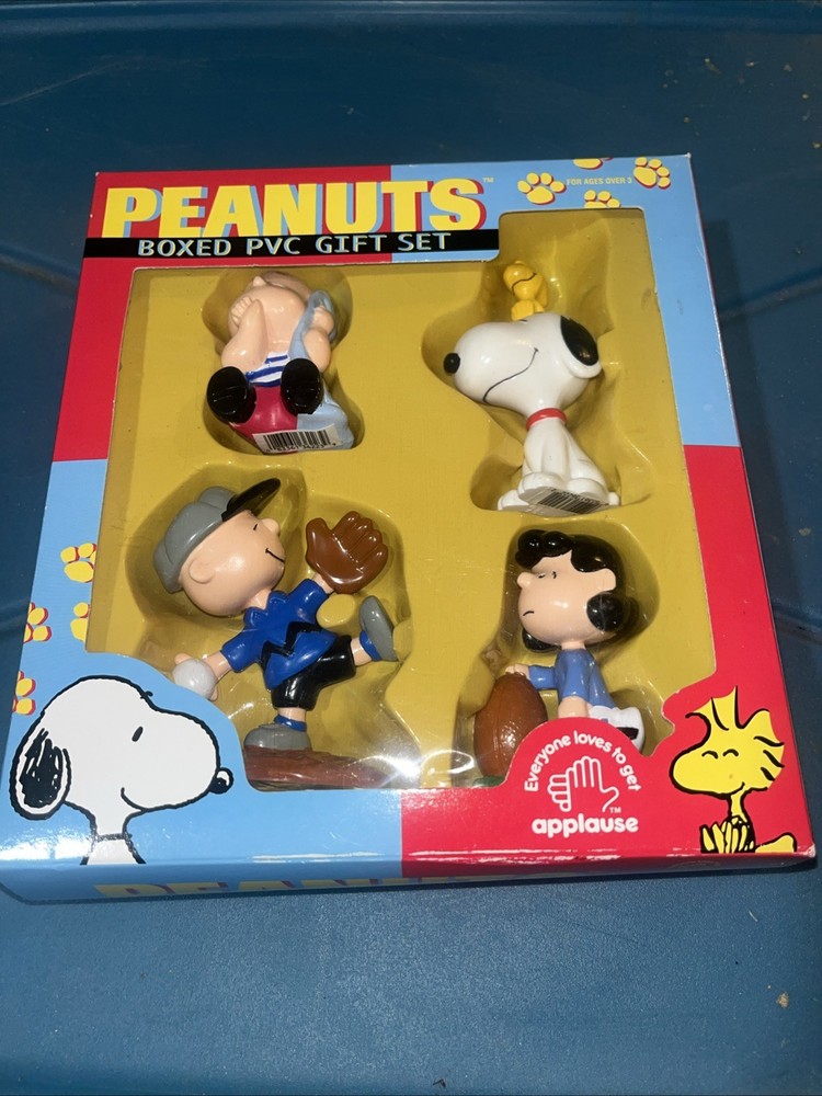 Peanuts Charlie Brown Snoopy Linus Lucy Boxed PVC Gift Set Applause Figurines
