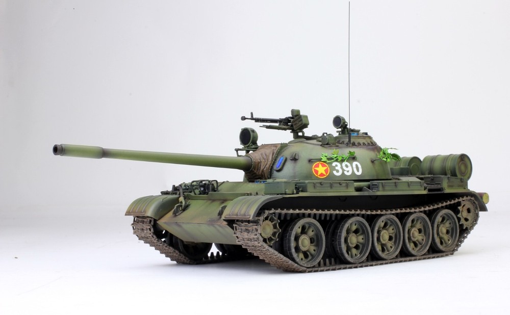 PreSale NVA T-54 Tank in April-30-1975, Vietnam war 1:35 Pro Built Model-image