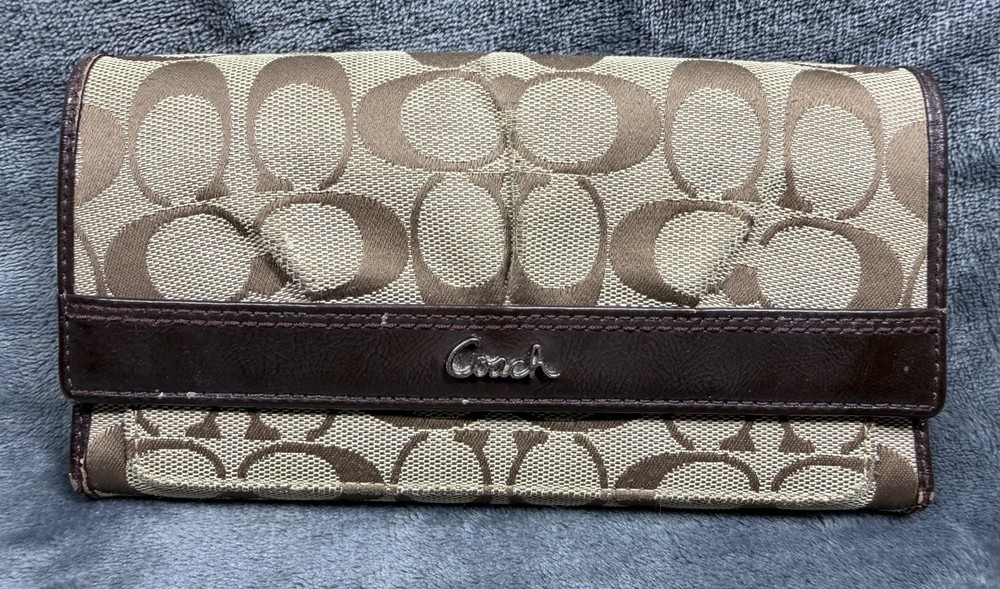 COACH - Leather Canvas Brown Checkbook wallet Read