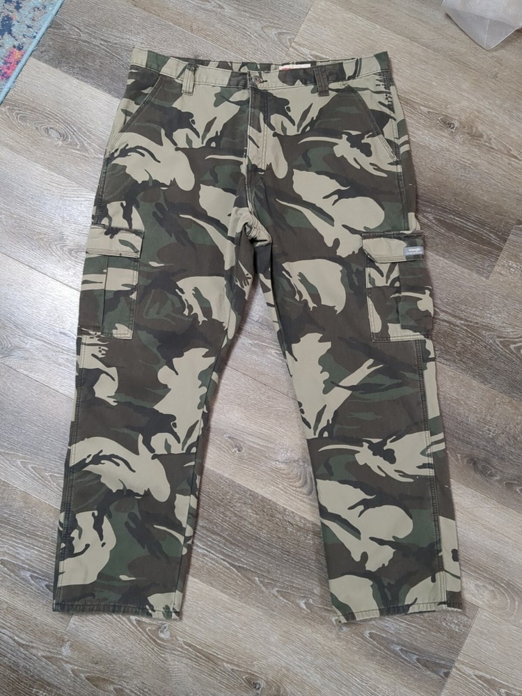 Wrangler Men's Dual Layer Fleece Lined Camo Pants Size 38X30 Relaxed Fit Cargo