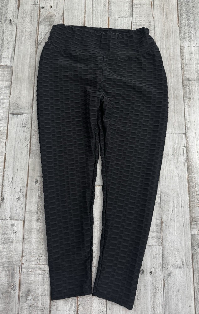 Women’s Textured Black Leggings With Ruching On Butt