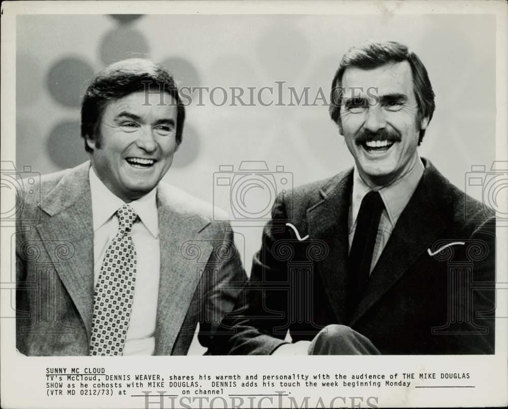 1973 Press Photo Actor Dennis Weaver & Mike Douglas on 